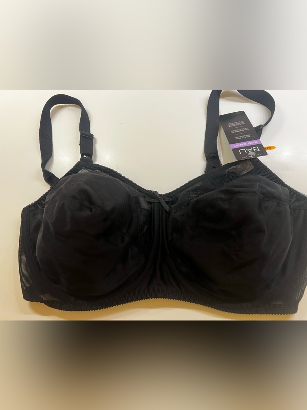 BALI UNDERWIRE CLASSIC SUPPORT BRA
“FLOWER” FULL COVERAGE FIT 40 DD NWT